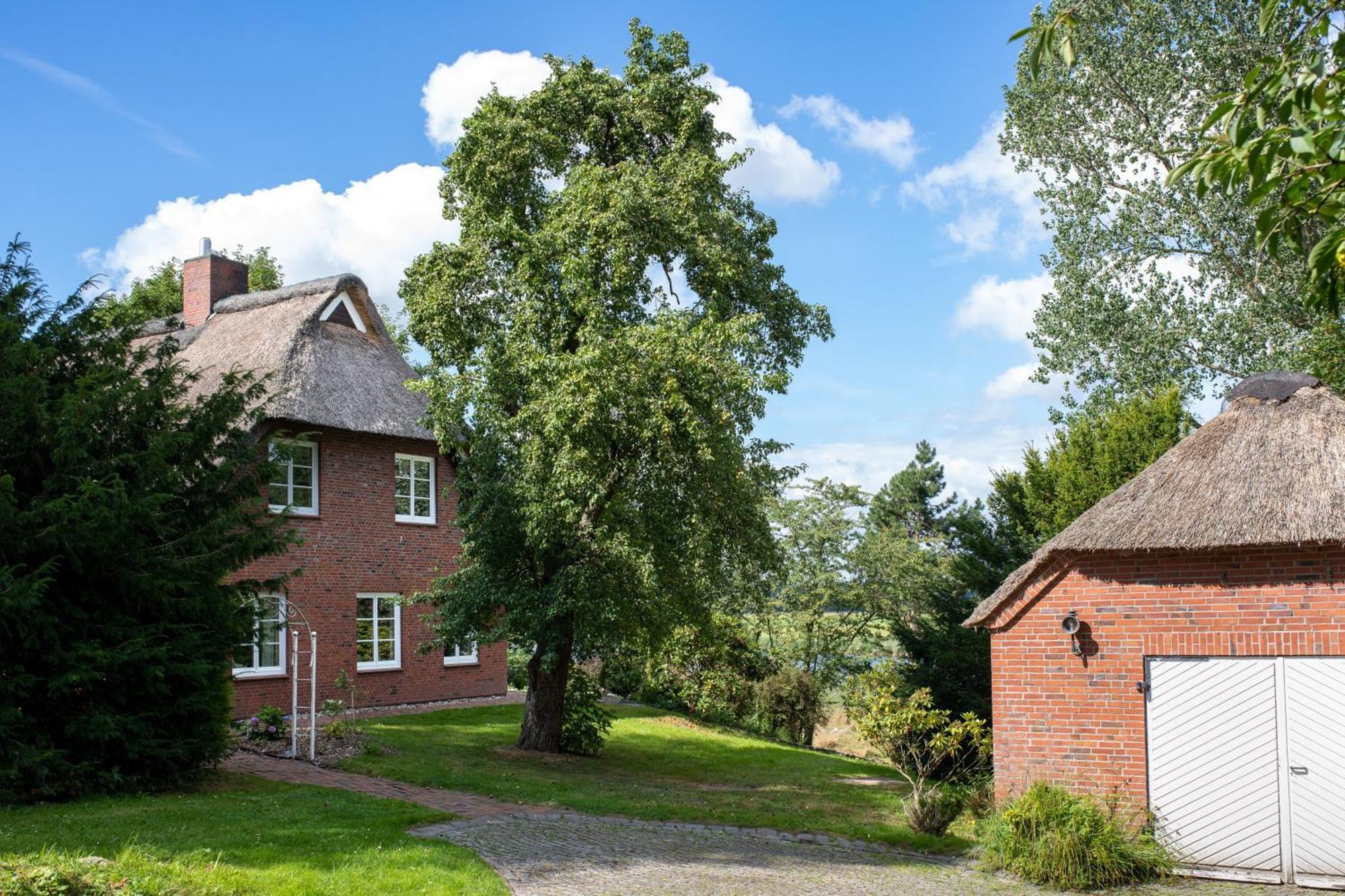 Reetdachhaus Eiderblick Vila Breiholz Exterior foto