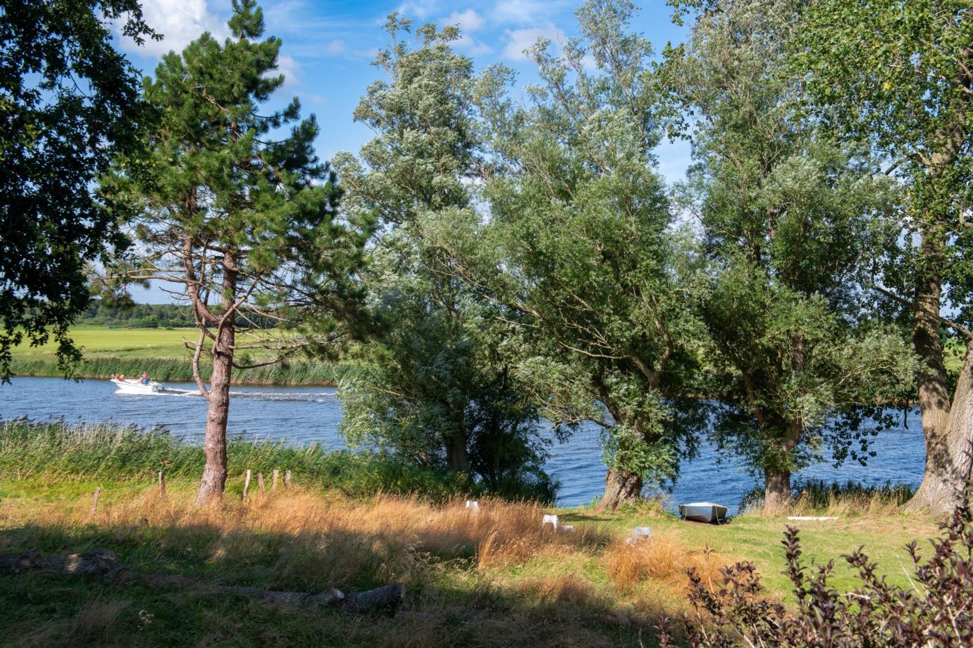Reetdachhaus Eiderblick Vila Breiholz Exterior foto
